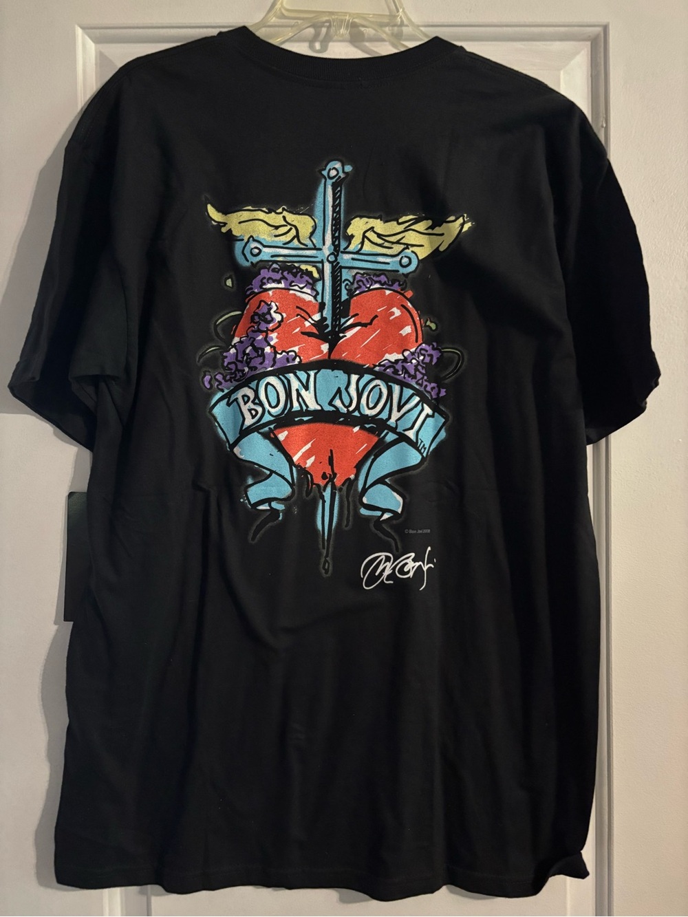Hard Rock Cafe Black Short-Sleeve Tee with Colorful Heart & Dagger Graphic